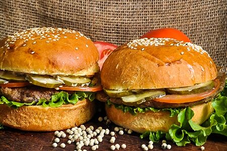 Бургер с куриной котлетой