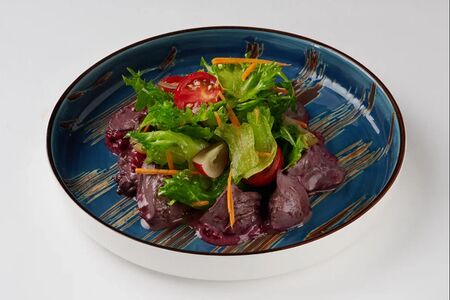 Салат с куриной печенью