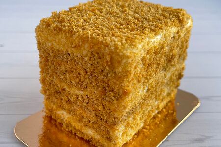 Пирожное Медовик