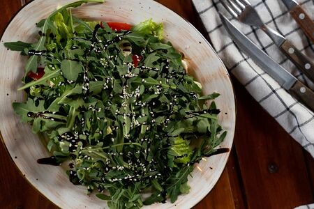 Салат с рукколой