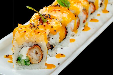 Запечённый ролл с креветкой