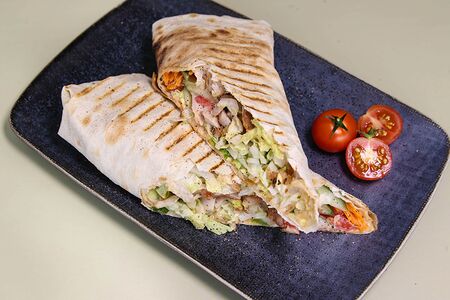 Макси-шаурма из курицы