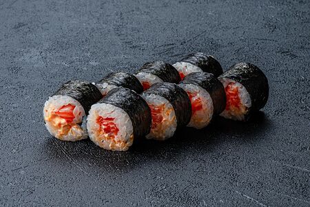 Макидзуси с лососем острый