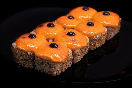 Запеченный острый ролл с угрем