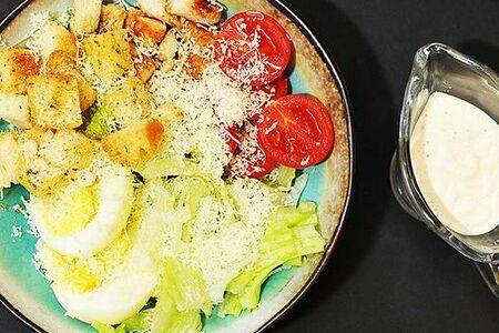 Цезарь с курицей