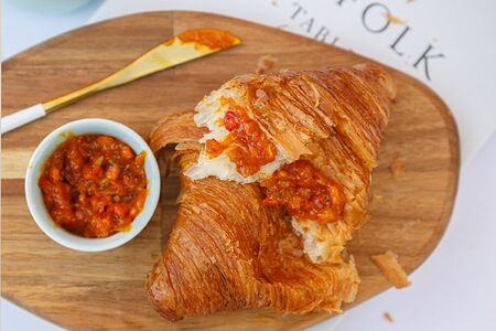 Круассан классический с джемом