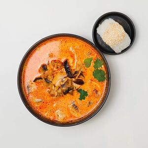 Том ям с курицей и грибами
