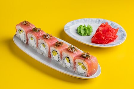 Пряный тунец с такуаном