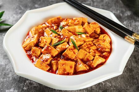 Молочный тофу Мапо и рис