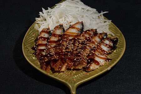 Сашими с угрем