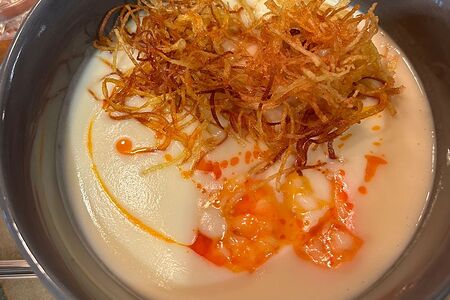 Крем суп из корнеплодов с креветками