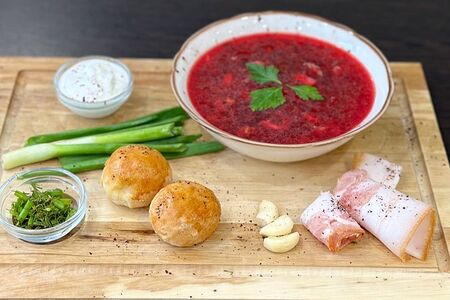 Борщ с пампушкам