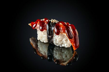 Суши с угрем