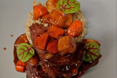 Говяжьи щеки с Зеленой гречкой