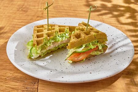 Клаб-сендвич с индейкой су-вид