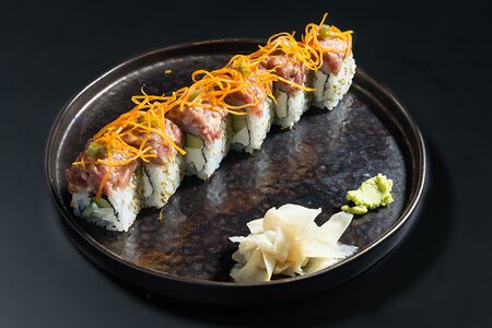 Ролл с тунцом тартар