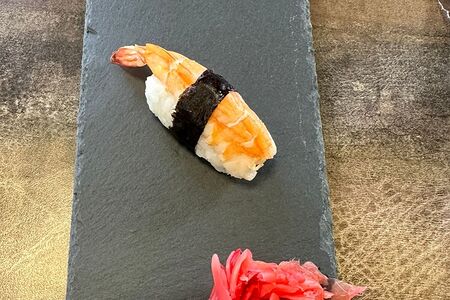 Суши с креветкой