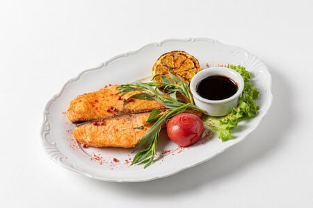 Стейк из семги на гриле