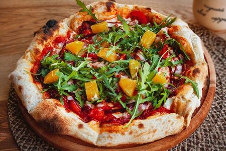 Пицца с беконом и апельсином