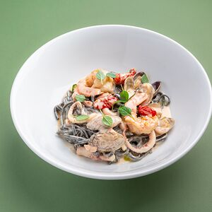 Черная паста с морепродуктами