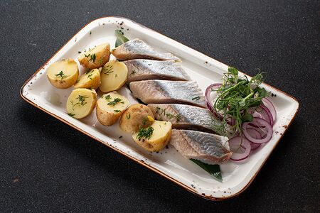 Сельдь с картофелем