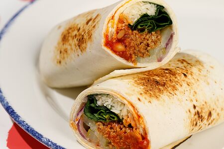 Ролл Дракарис