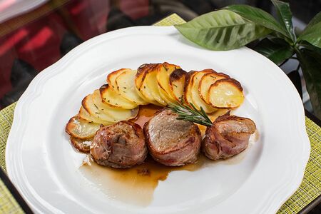 Свиные медальоны алла чезаре