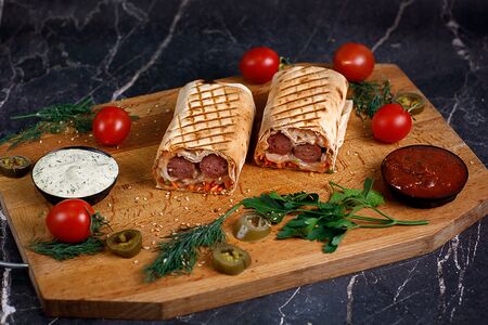 Колбаски в лаваше