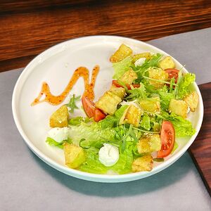 Тёплый салат с баклажаном