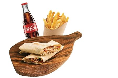 Шаурма с курицей, картофель фри и Coca Cola
