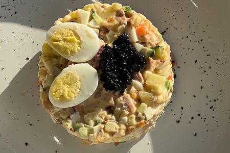 Оливье с копчёной курицей