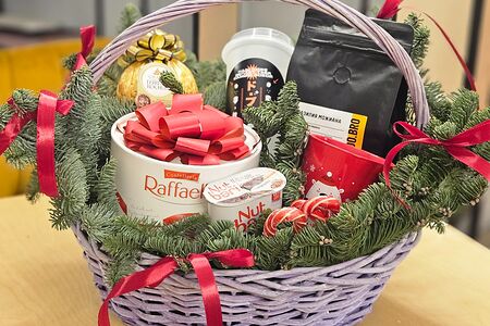 Корзина новогодняя