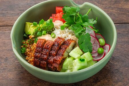 Поке с угрём