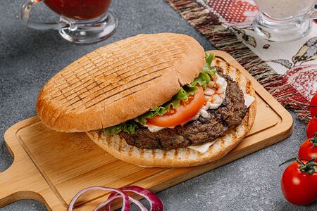 Бургер у Аро куриный