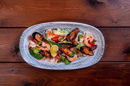 Салат с морепродуктами