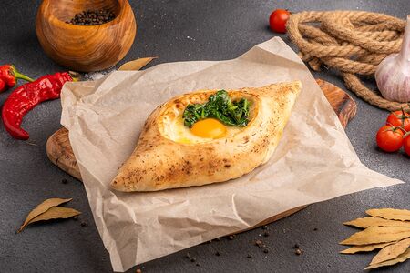 Хачапури по-аджарски со шпинатом