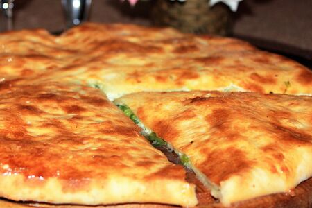 Пирог с зеленью и сыром