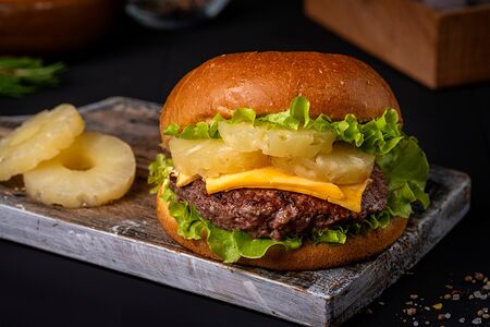 Заводной ананас