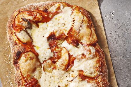 С копченым угрем и страчателлой