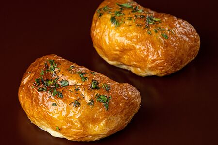 Пирожок слоеный с палтусом