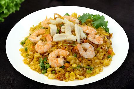 Жареный рис с морепродуктами