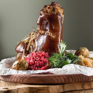 Свиная рулька в пиве