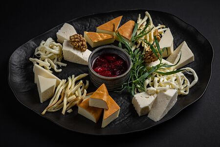 Ассорти из грузинских сыров