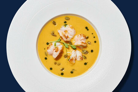 Пряный тыквенный суп с креветкой