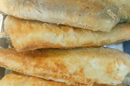 Жареный минтай на сковороде