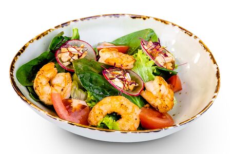 Салат с креветками, шпинатом и редькой в фирменной заправке