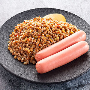 Сосиски с гарниром и соусом на выбор