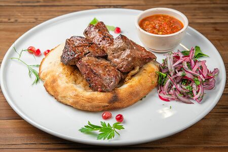 Шашлык из телячьей печени с курдюком