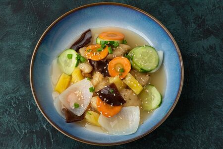 Треска с овощами в соусе