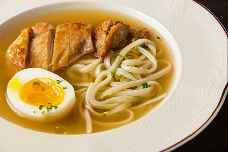 Куриный бульон с лапшой